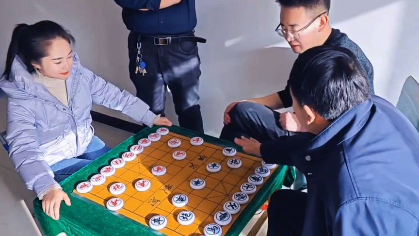 何媛最新讲棋，深度解析棋局，展现智慧风采